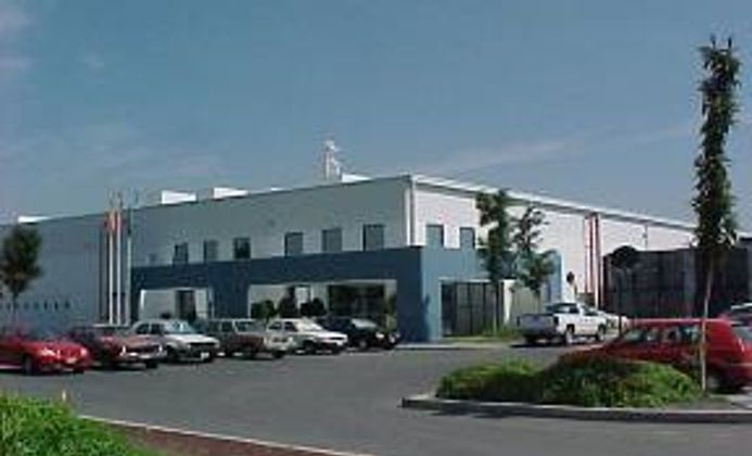 OFICINAS JOHNSON CONTROLS AREA:  1,200 m2 PARQUE INDUSTRIAL EL TEPEYAC, QUERETARO.